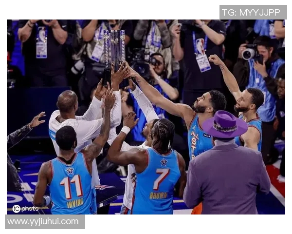 聚焦NBA全明星赛：星光璀璨的赛场背后，球员们的荣耀与挑战